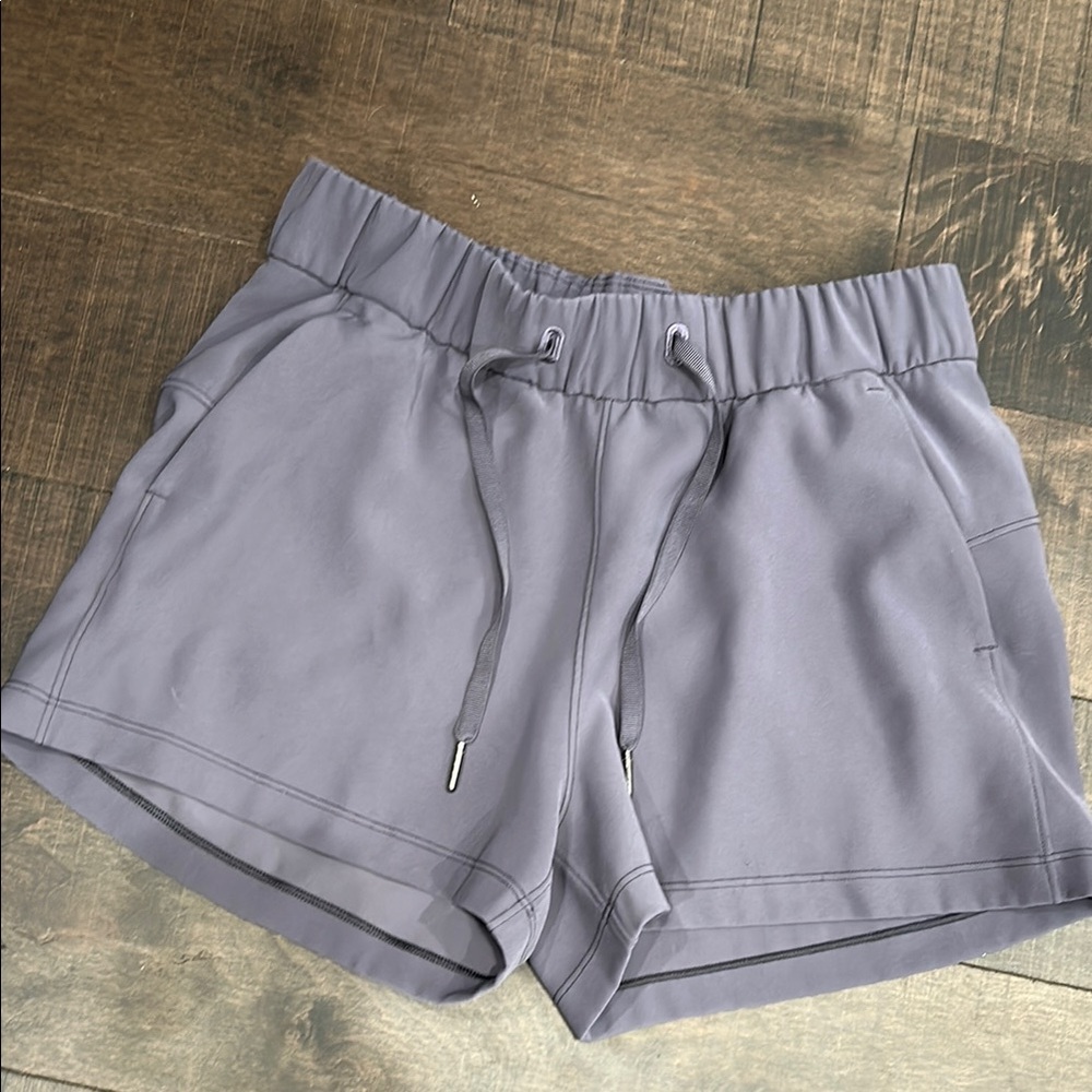 Lululemon On The Fly Short *2.5" in Moonwalk (dusty purple) Travel Woven fabric